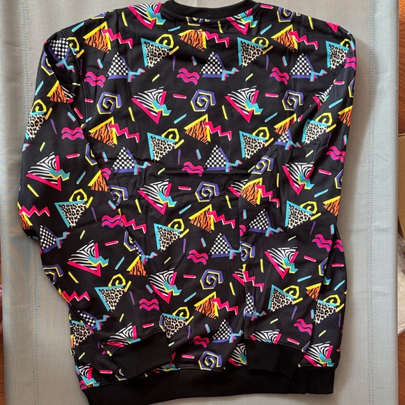 Colorful Geometric Pattern Sweatshirt - Picture 5 of 5